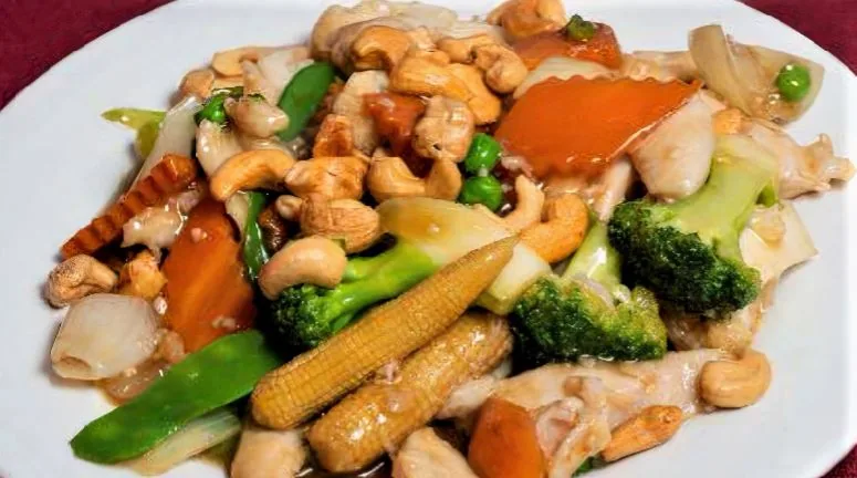 Chicken with Cashew Nuts
